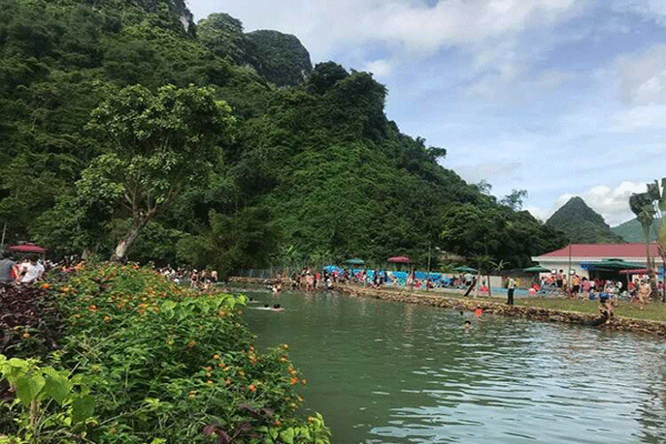 Khu du lịch Hang Phượng Hoàng mùa đông có gì lạ?