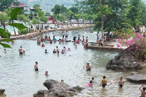 Điểm du lịch sinh thái Hang Phượng Hoàng tuyệt đẹp