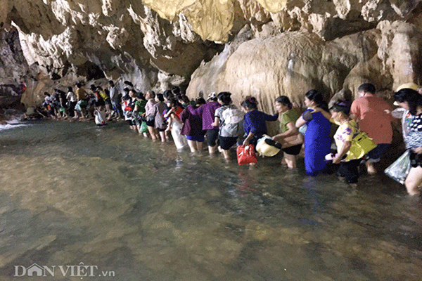 Vẻ đẹp hấp dẫn của Hang Phượng Hoàng