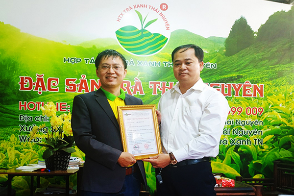 Điều Gì Tạo Nên Sự Khác Biệt Cho Hộp Trà Biếu Cao Cấp 2026  Từ Gỗ?